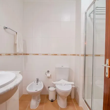 Splendid One Bedroom + One Lägenhet *